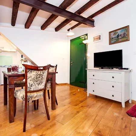 Apartment Retro Oscar I